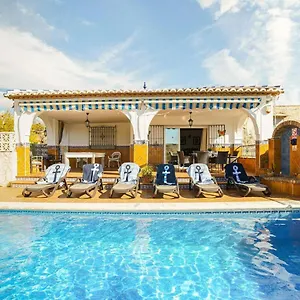 https://villa-triana-nerja.es-andalucia.com