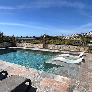 https://villa-triana-nerja.es-andalucia.com
